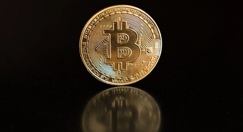 البيتكوين تعود لتسجيل قمم تاريخية مدعومة بزخم الإيثريوم