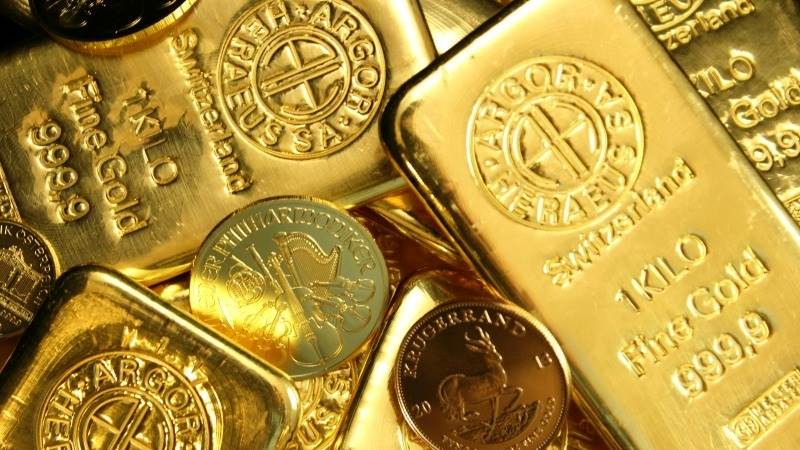 الذهب يسجل مستوى قياسيًا جديدًا يتجاوز 4400 دولار